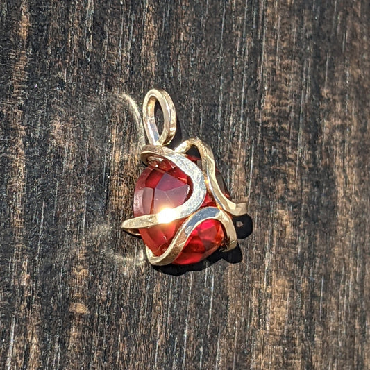 Iris Pendant 14K Gold with Hessonite Garnet