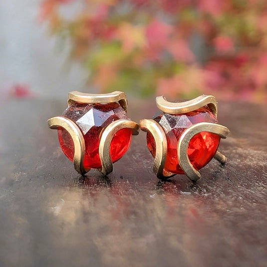 14K Garnet Iris Studs